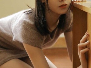 学生高清白嫩写真集：绝美少女的私密瞬间